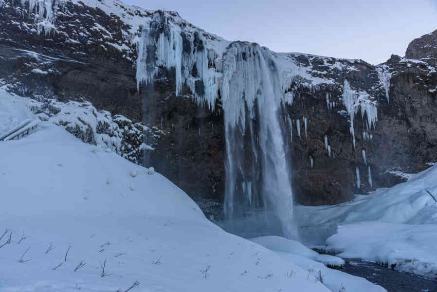 Islandia 088 - catarata de Seljalandsfoss.jpg